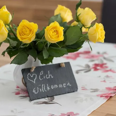 Claudia * فيستينو